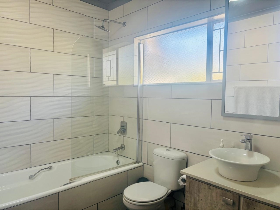 4 Bedroom Property for Sale in Heuwelsig Free State